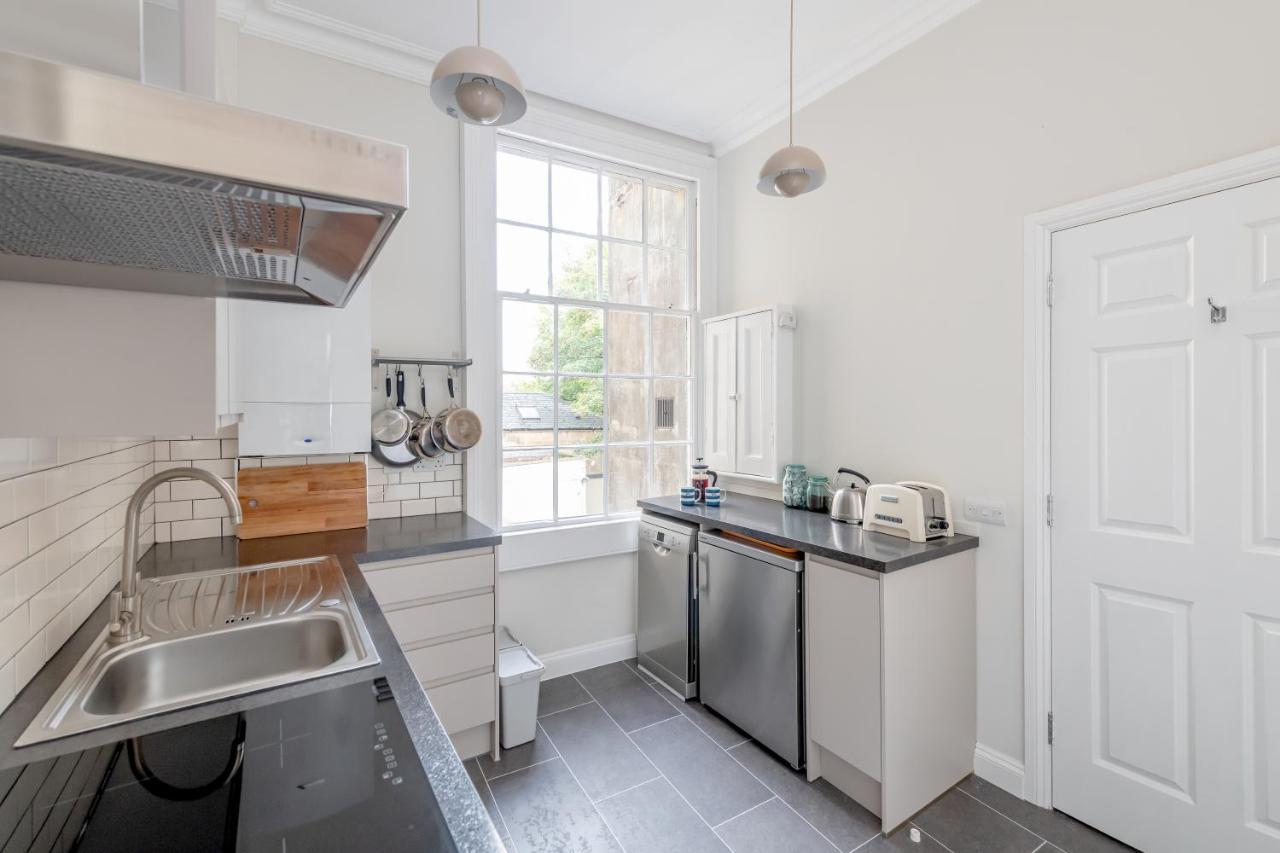 Apartamento Spacious Maisonette With Parking - 10 Mins Walk From Bath Abbey - 2 Bed & 2 Bath Exterior foto